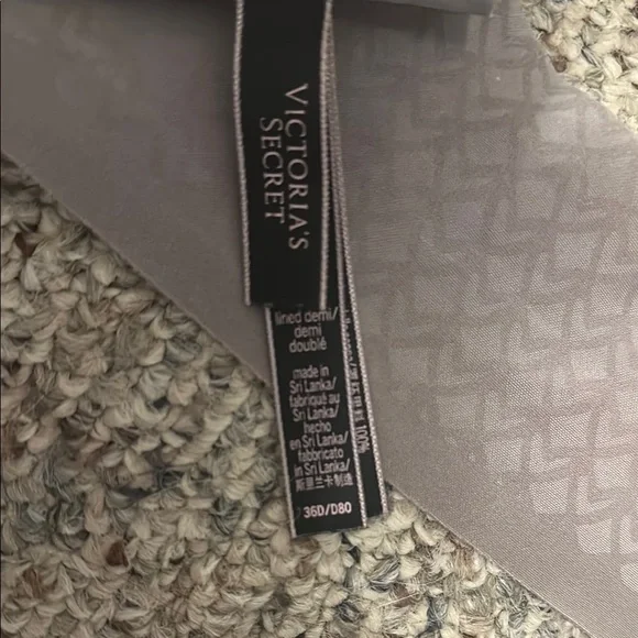 Victoria's Secret Demi T-Shirt Bra 36D - Picture 2 of 8